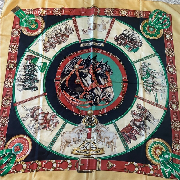 100% Authenic Hermes carre 90 Chevaux DE Trait scarf - Picture 5 of 14